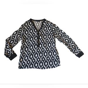 Violet & Claire Black and White Geometric Blouse Medium
